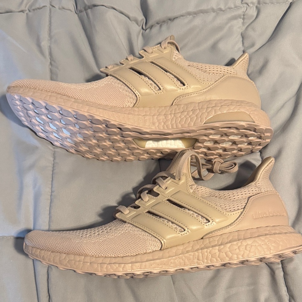 Adidas Men's ultra boost sz 11 “Wonder Taupe”